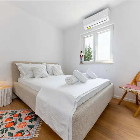 Sun Oliver Apartment Makarska